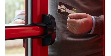 Zamknięcie przeciwpaniczne z napędem motorycznym - Push-Electro