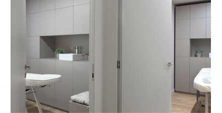 Zawiasy niewidoczne K6200 w klinice Ethia