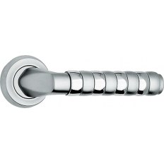 KLAMKA RELAX SZYLD OKRĄGŁY 108 CP/CR [Z EKSPOZYCJI]